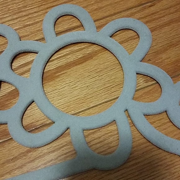 Beautiful and useful Velvet scarf hanger - Picture 4 of 6